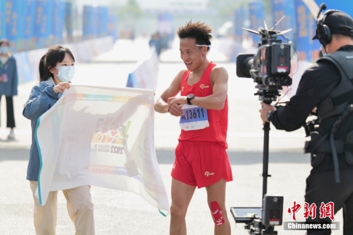 北京半程马拉松纪录刷新 18场A类赛事点燃全民跑