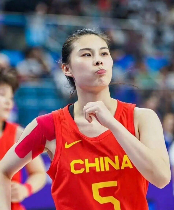 中国女篮力克捷克锁定世界杯正赛资格