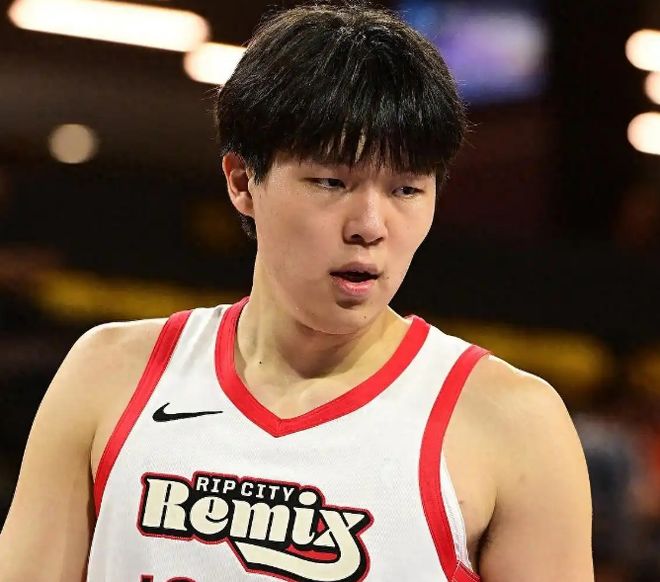 杨瀚森发展联盟首秀高效砍20+9+5 联盟官方晒照盛