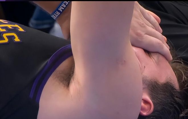 湖人惨败雷霆43分核心伤退季后赛格局动荡