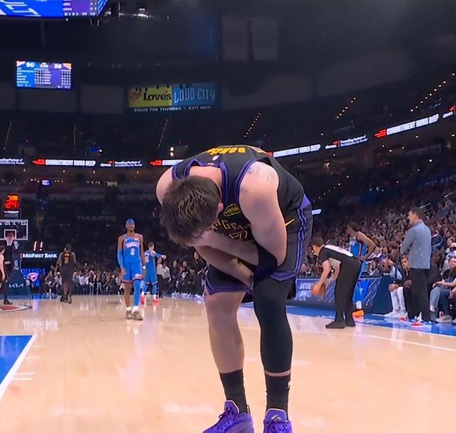 湖人惨败雷霆43分核心伤退季后赛格局动荡