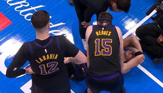 湖人惨败雷霆43分核心伤退季后赛格局动荡