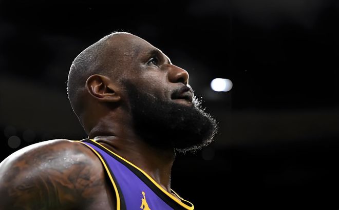 湖人惨败雷霆43分核心伤退季后赛格局动荡