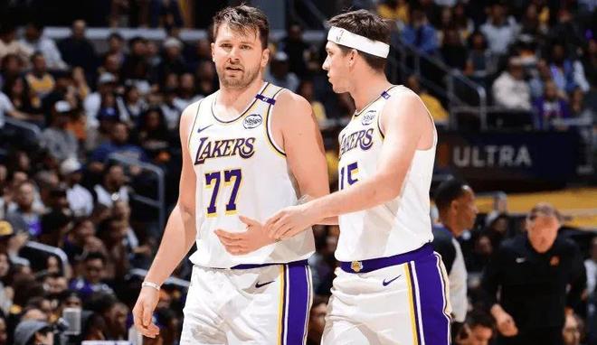 湖人惨败雷霆43分核心伤退季后赛格局动荡