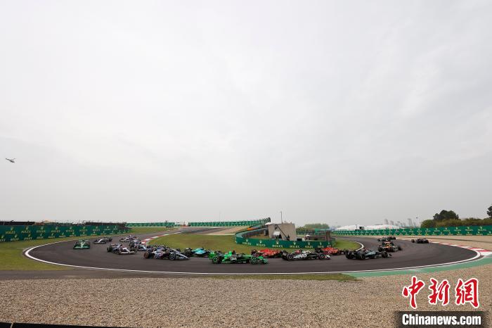 维斯塔潘夺得中国大奖赛冠军佩雷兹第三诺里斯