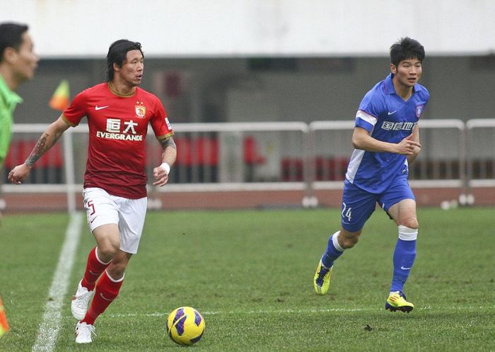 郑智执教青岛西海岸四战惨败 张琳芃转型教练引