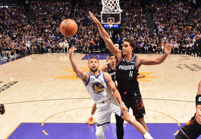 太阳17分大胜勇士 压哨锁定季后赛席位