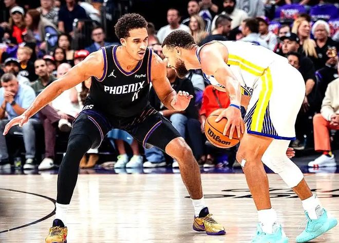 太阳17分大胜勇士 压哨锁定季后赛席位