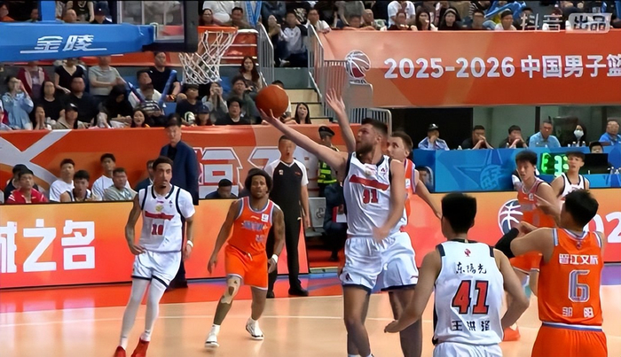 广东男篮半场领先9分仍遭逆转 季后赛隐患浮现