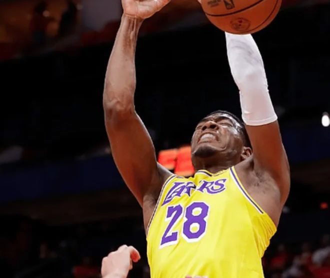 湖人3-0领先火箭 核心球员爆发助球队奠定系列赛